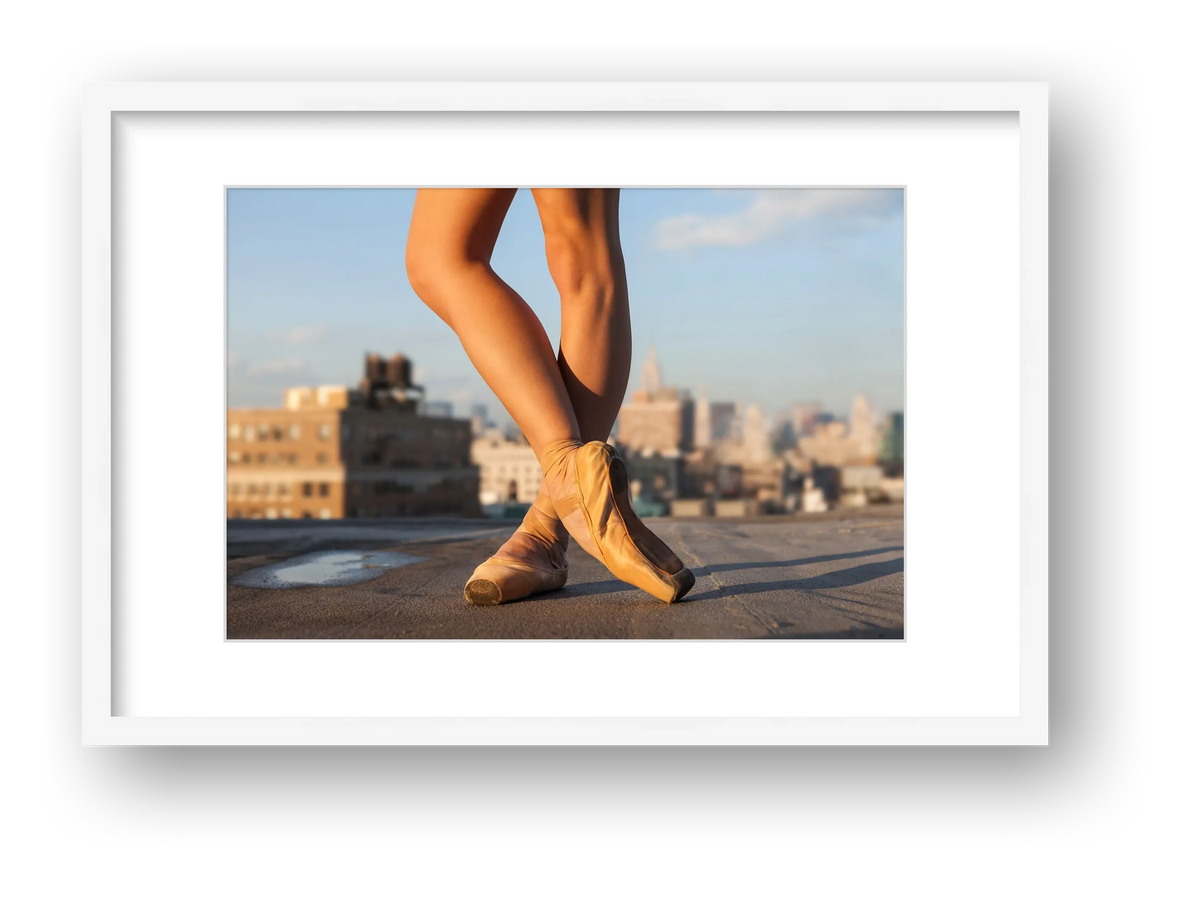 Urban En Pointe | Dance-Art Premium Framed Print #23G — framed