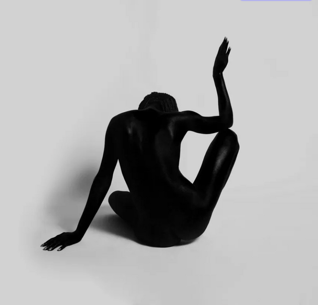 FX Pelissier, monochrome studio figure; courtesy of the artist.