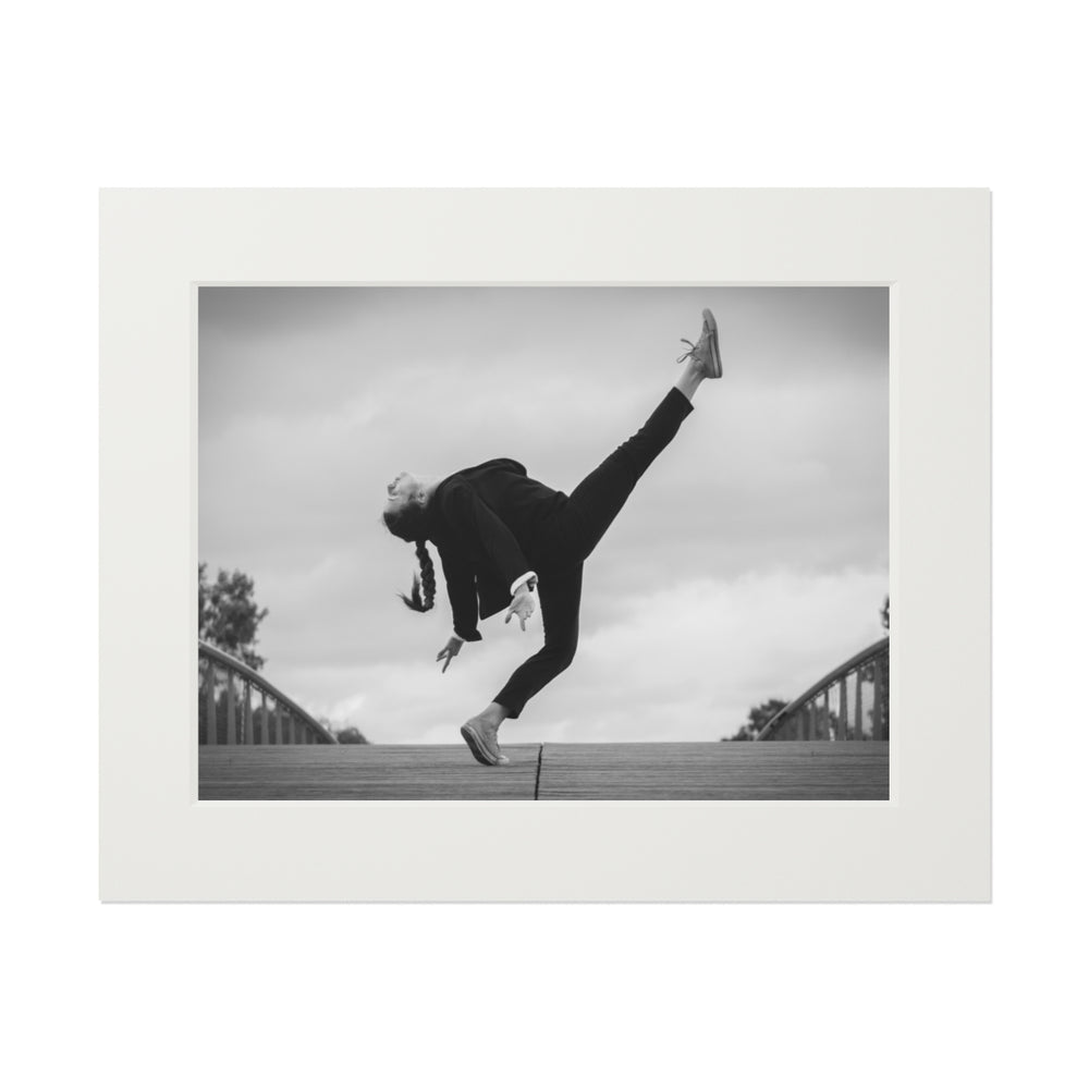 Danse sur le pont - Tirage d'art (Cadre papier Passepartout)