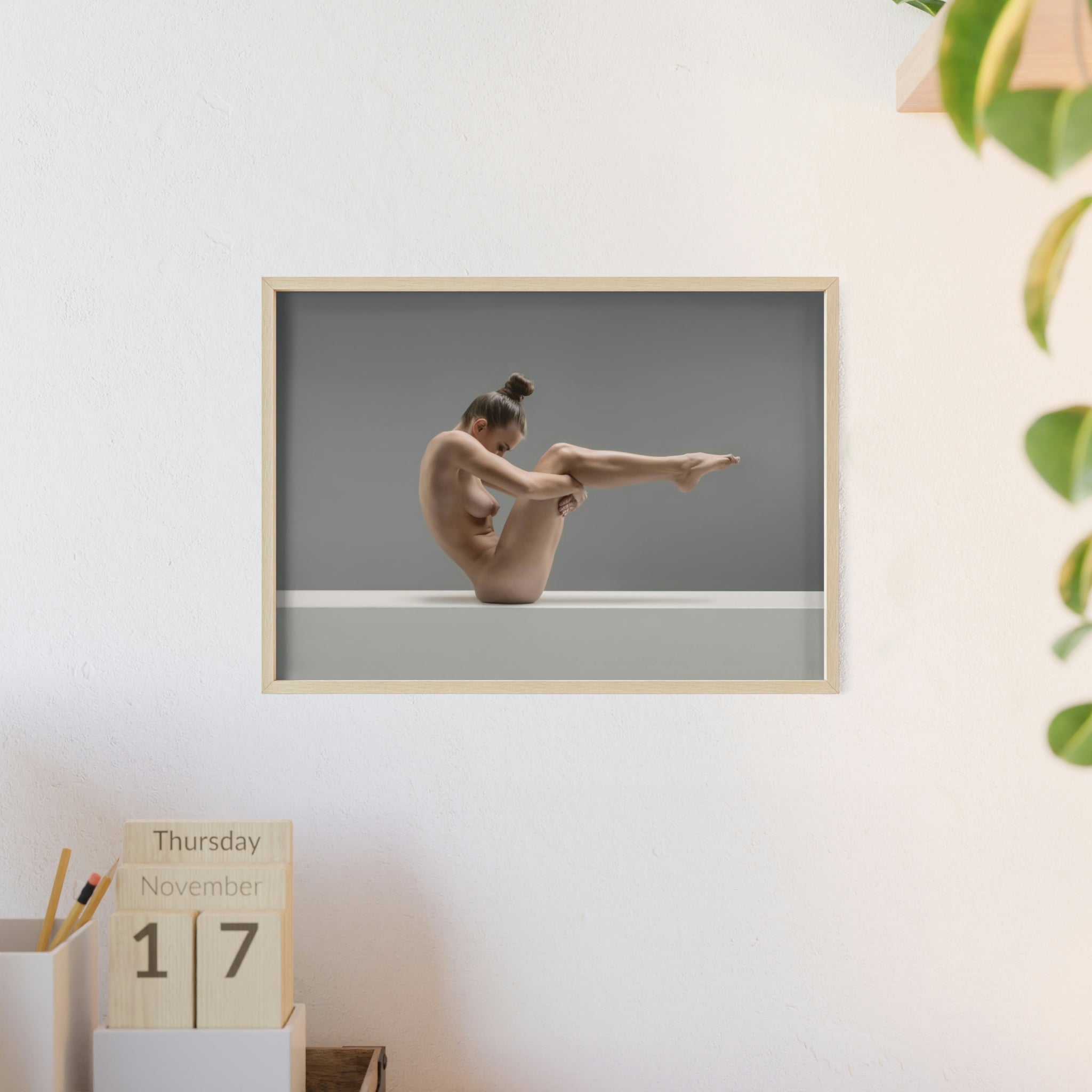 Yoga desnudo - Impresión con marco de madera