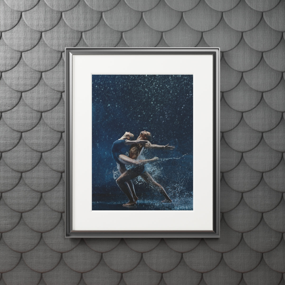 Dancing together in the rain - Fine Art Print (Passepartout Paper Frame)